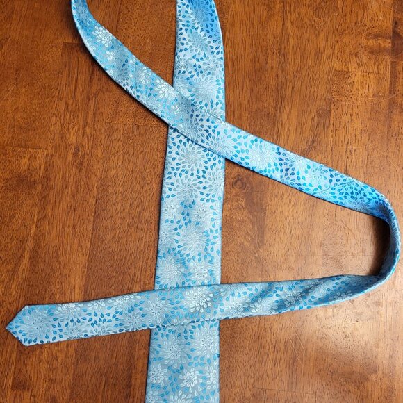 J. Ferrar ~ Floral/Geometric Necktie ~ Excellent/New Condition - Picture 1 of 7